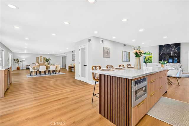 4348 Topanga Canyon Boulevard, Woodland Hills, CA 91364