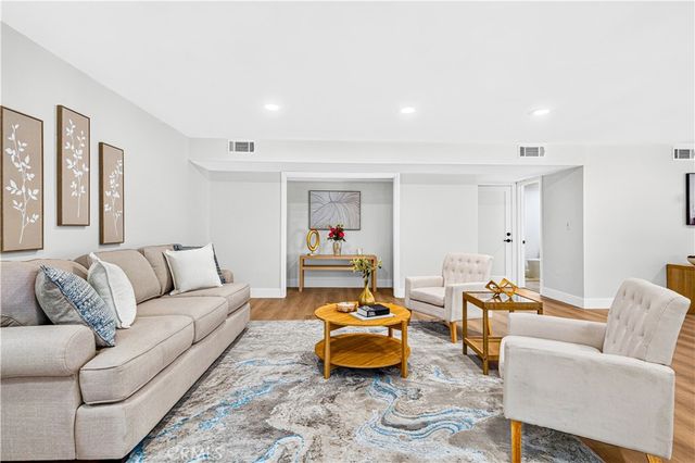 4348 Topanga Canyon Boulevard, Woodland Hills, CA 91364