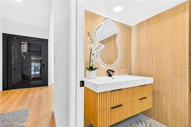 4348 Topanga Canyon Boulevard, Woodland Hills, CA 91364
