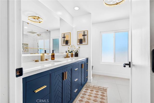 4348 Topanga Canyon Boulevard, Woodland Hills, CA 91364