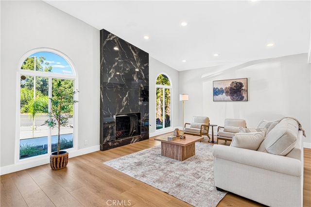 4348 Topanga Canyon Boulevard, Woodland Hills, CA 91364