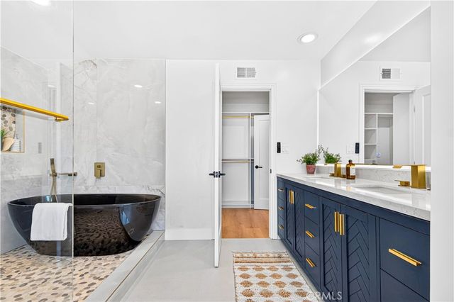 4348 Topanga Canyon Boulevard, Woodland Hills, CA 91364