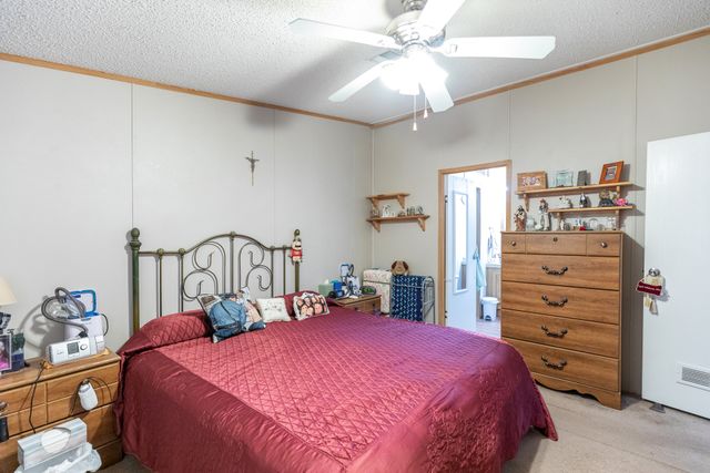 102 Flamingo Drive, Tye, TX 79563