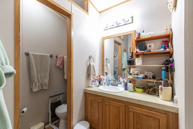 102 Flamingo Drive, Tye, TX 79563