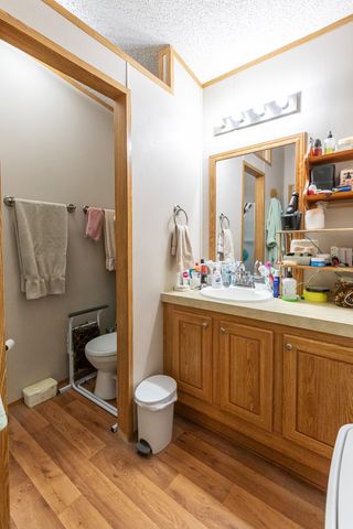 102 Flamingo Drive, Tye, TX 79563