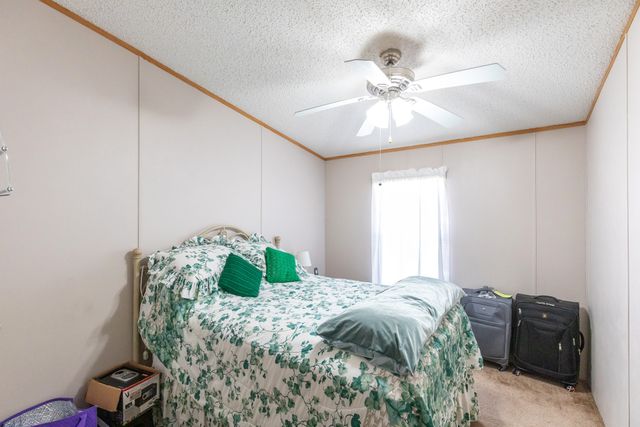 102 Flamingo Drive, Tye, TX 79563