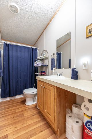 102 Flamingo Drive, Tye, TX 79563