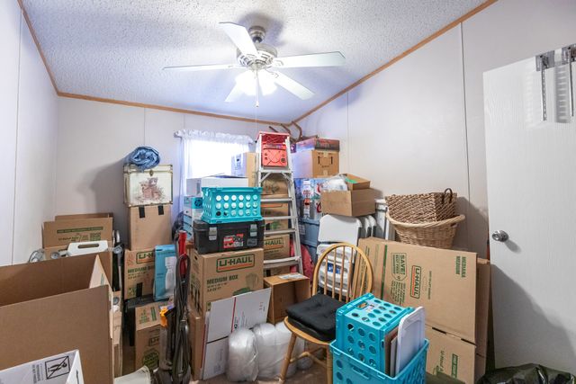 102 Flamingo Drive, Tye, TX 79563