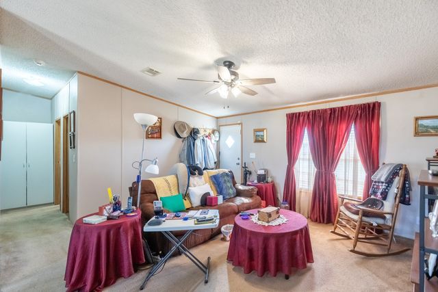 102 Flamingo Drive, Tye, TX 79563