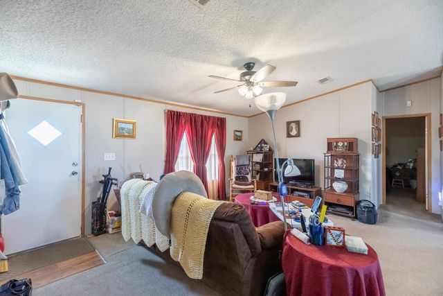 102 Flamingo Drive, Tye, TX 79563