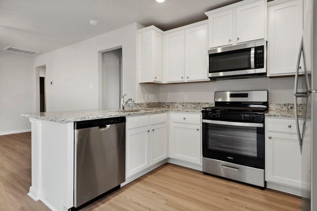 15871 Berry Hill Drive, Conroe, TX 77303