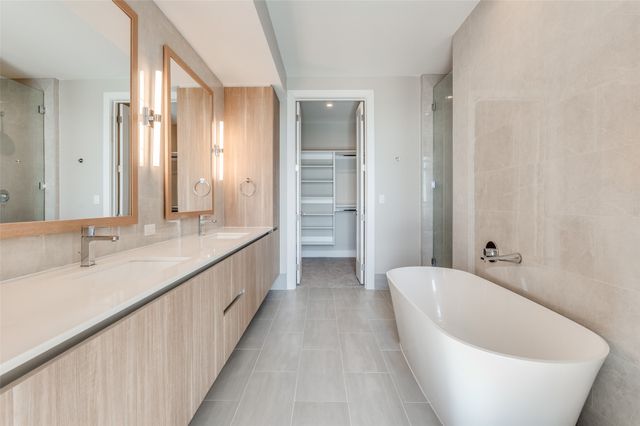 3003 Maple Avenue 2220, Dallas, TX 75201