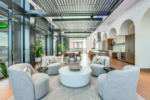 3003 Maple Avenue 2220, Dallas, TX 75201