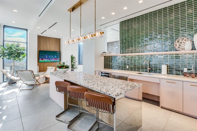 3003 Maple Avenue 2220, Dallas, TX 75201