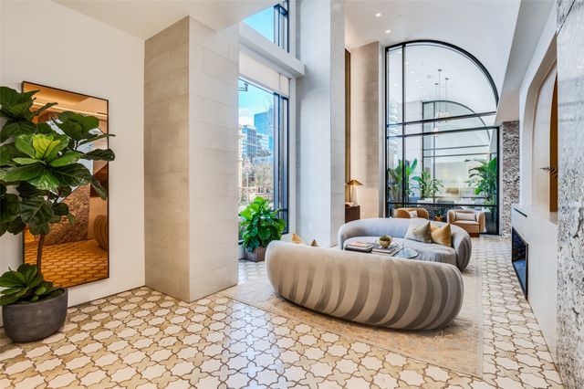 3003 Maple Avenue 2220, Dallas, TX 75201