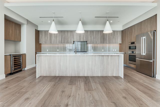 3003 Maple Avenue 2220, Dallas, TX 75201