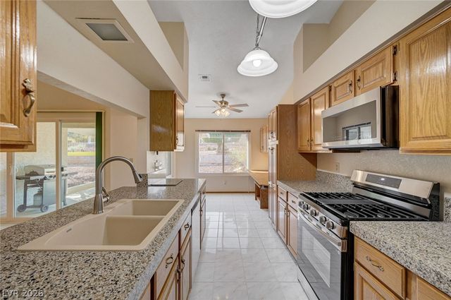 4921 Ocean Shores Way, Las Vegas, NV 89130