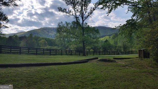 98 Canyon Pass, Cleveland, GA 30528