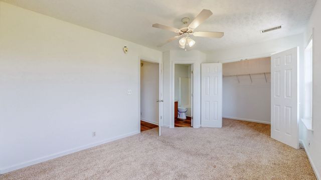 697 Crescent Rd, Murfreesboro, TN 37128