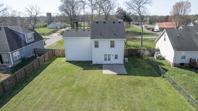 697 Crescent Rd, Murfreesboro, TN 37128