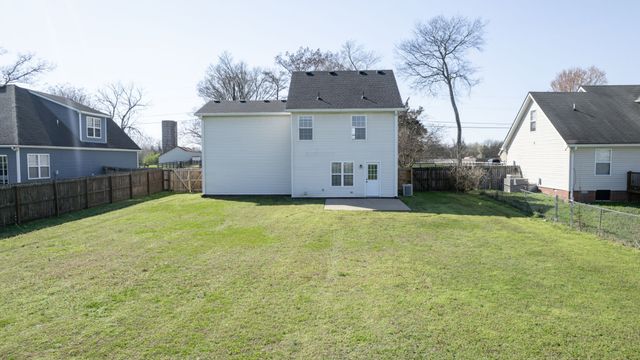 697 Crescent Rd, Murfreesboro, TN 37128