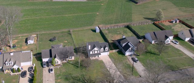 697 Crescent Rd, Murfreesboro, TN 37128