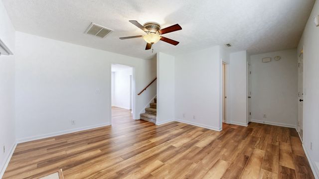 697 Crescent Rd, Murfreesboro, TN 37128