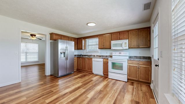 697 Crescent Rd, Murfreesboro, TN 37128