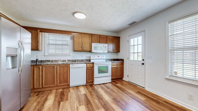 697 Crescent Rd, Murfreesboro, TN 37128