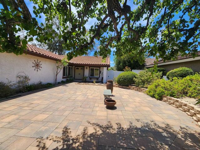 723 Santa Camelia, Solana Beach, CA 92075