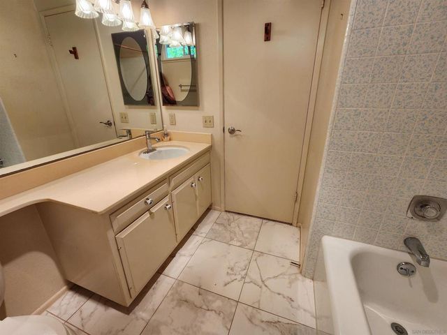 723 Santa Camelia, Solana Beach, CA 92075
