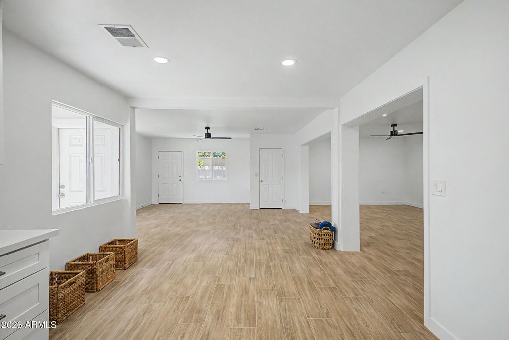 Image 15 of property listing at 315 E ENCANTO Drive, Tempe, AZ 85281