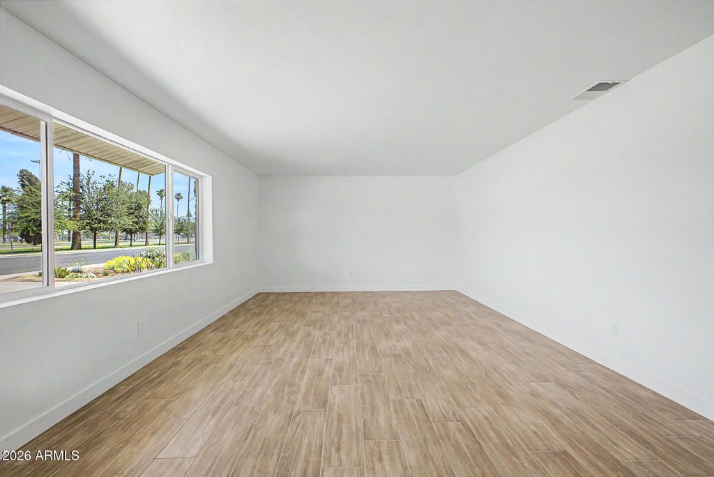 Image 6 of property listing at 315 E ENCANTO Drive, Tempe, AZ 85281