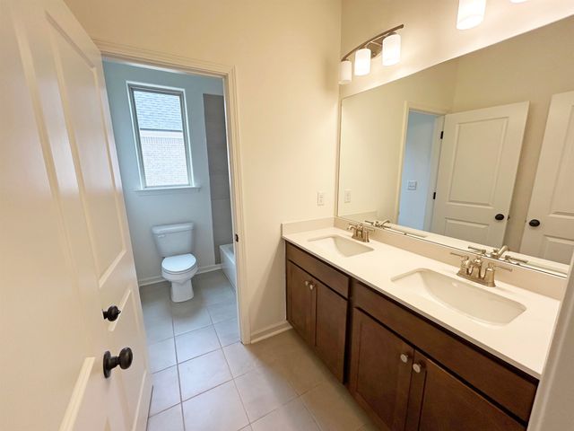 150 MISTY MEADOWS DR, Oakland, TN 38060