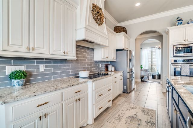 10055 Dorsett Drive, Talty, TX 75126