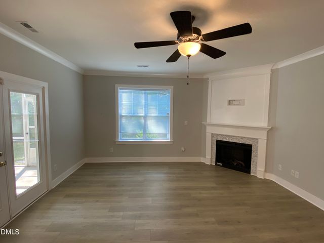 36 Spruce Hollow Circle, Spring Lake, NC 28390