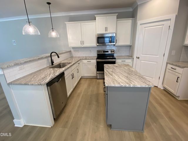 36 Spruce Hollow Circle, Spring Lake, NC 28390