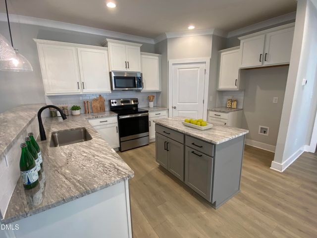 36 Spruce Hollow Circle, Spring Lake, NC 28390