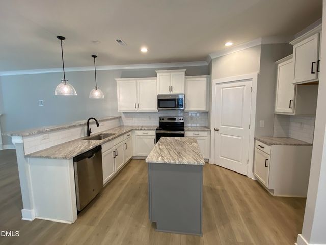 36 Spruce Hollow Circle, Spring Lake, NC 28390
