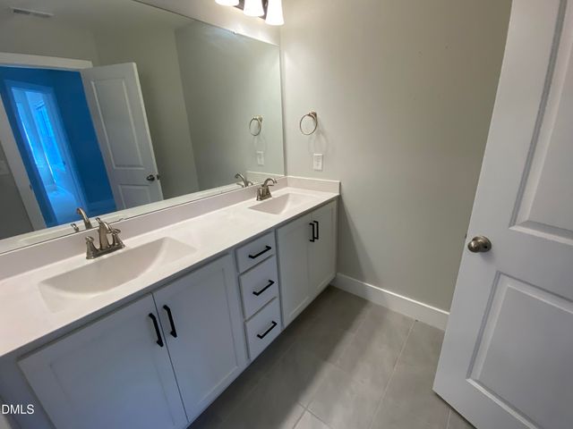 36 Spruce Hollow Circle, Spring Lake, NC 28390