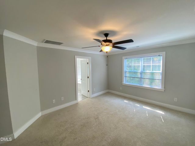 36 Spruce Hollow Circle, Spring Lake, NC 28390