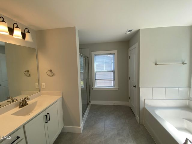 36 Spruce Hollow Circle, Spring Lake, NC 28390