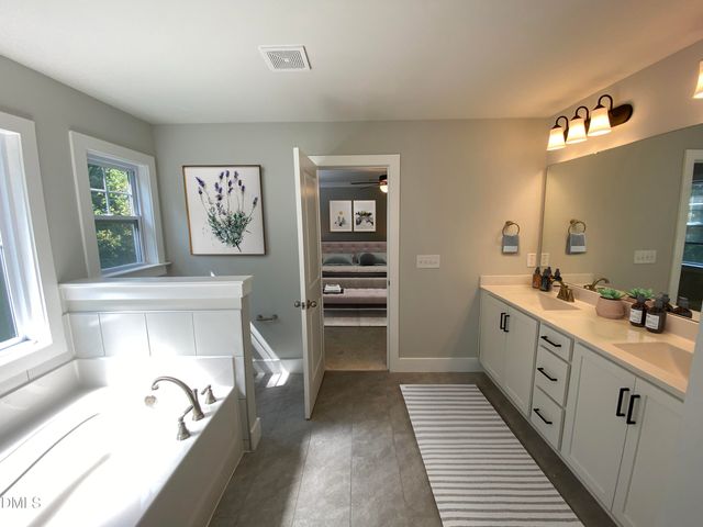 36 Spruce Hollow Circle, Spring Lake, NC 28390