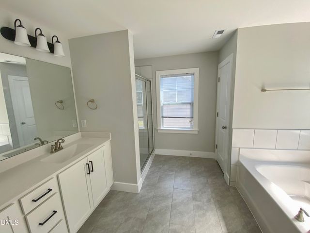 36 Spruce Hollow Circle, Spring Lake, NC 28390