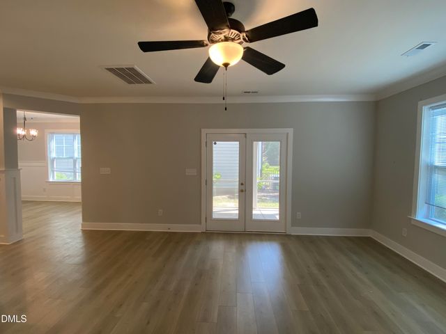 36 Spruce Hollow Circle, Spring Lake, NC 28390