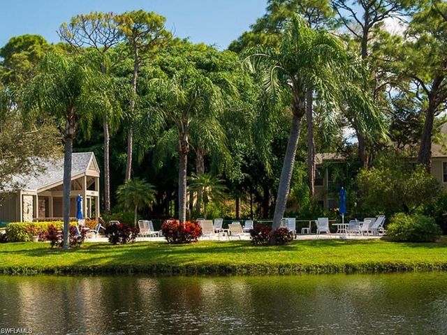 290 Naples Cove DR 2206, Naples, FL 34110