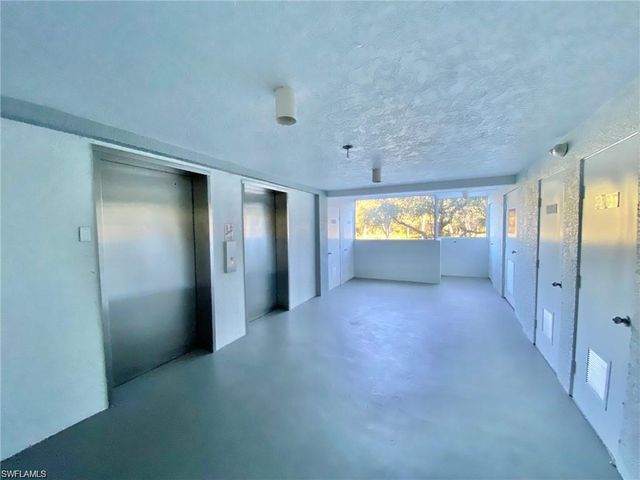 290 Naples Cove DR 2206, Naples, FL 34110
