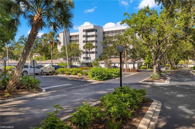 290 Naples Cove DR 2206, Naples, FL 34110