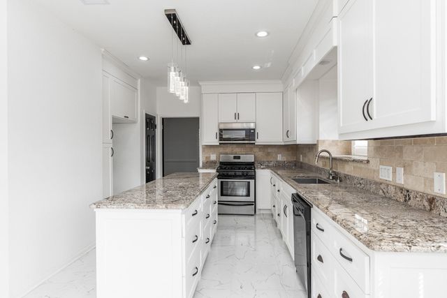 20411 Avery Point Drive, Katy, TX 77449