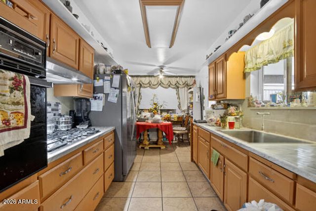 10548 W CARON Drive, Sun City, AZ 85351